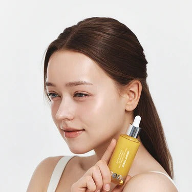 Lightweight brightening serum with antioxidants for clear skin